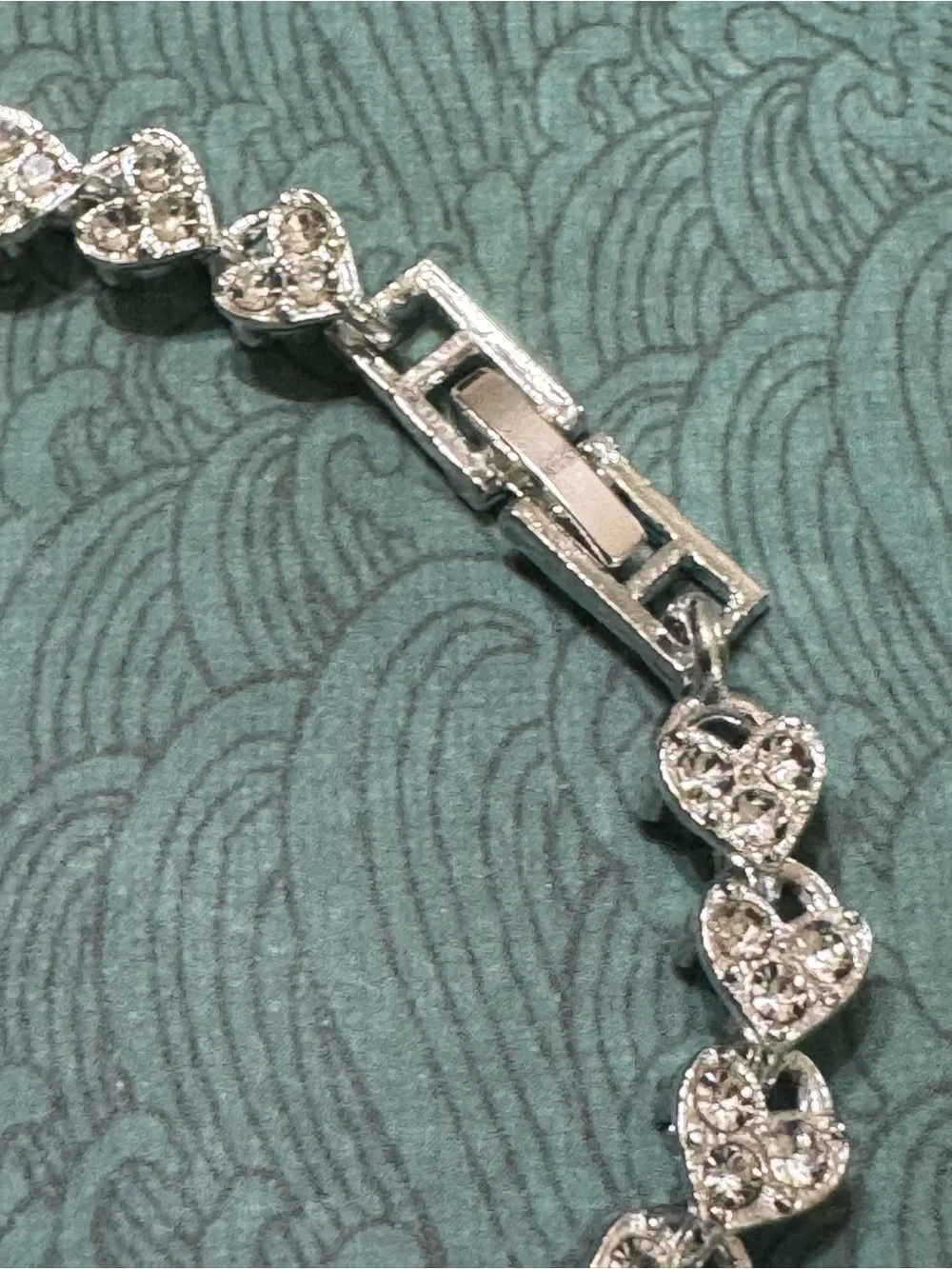 HEART SHAPE WITH RHINESTONES BRACELET